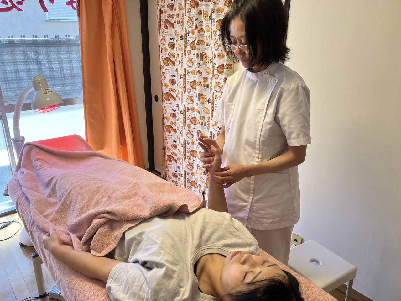 最初から最後まで一人で対応する小川院長